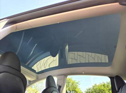 Tesla - Model Y
