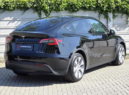 Tesla - Model Y