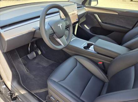 Tesla - Model Y