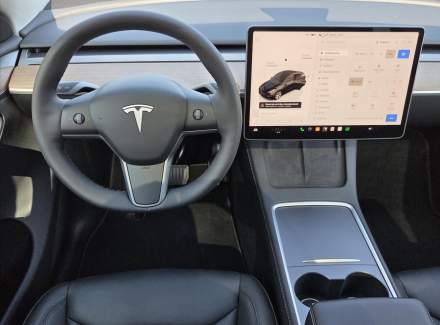Tesla - Model Y