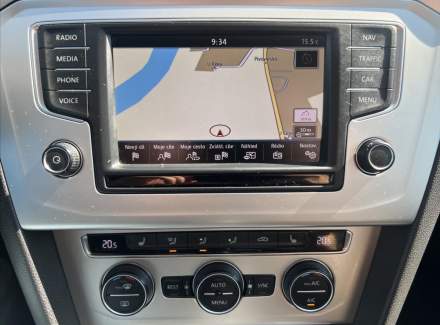 Volkswagen - Passat