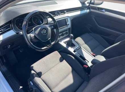 Volkswagen - Passat