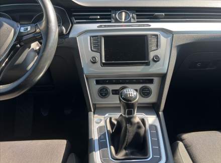 Volkswagen - Passat