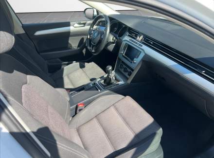 Volkswagen - Passat