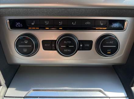 Volkswagen - Passat