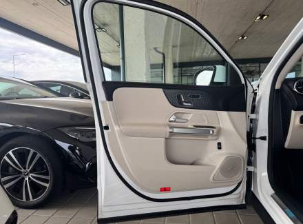 Mercedes-Benz - EQB