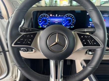 Mercedes-Benz - EQB