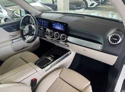 Mercedes-Benz - EQB