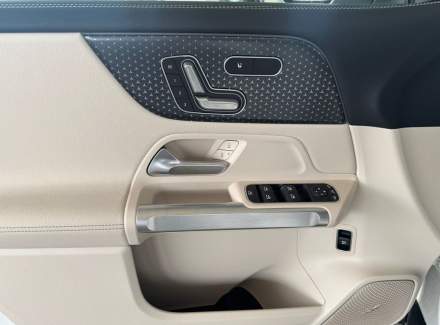 Mercedes-Benz - EQB