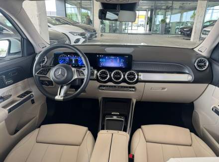Mercedes-Benz - EQB