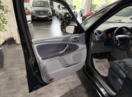 Ford - S-MAX