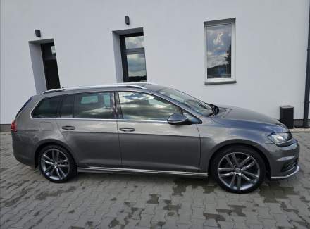 Volkswagen - Golf