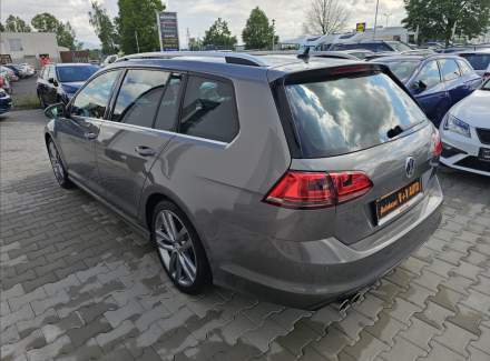 Volkswagen - Golf