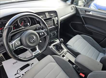 Volkswagen - Golf