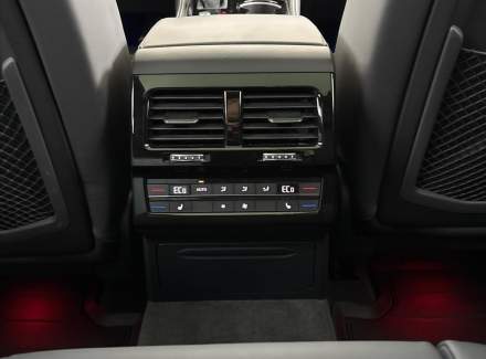 Volkswagen - Touareg