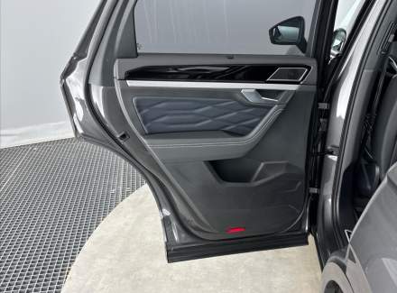 Volkswagen - Touareg