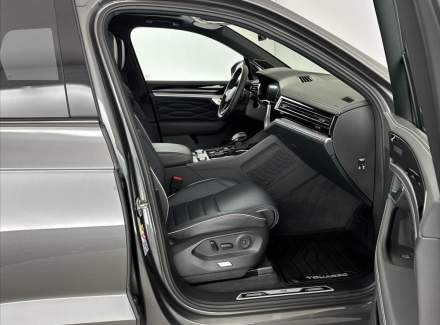 Volkswagen - Touareg