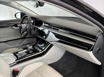 Audi - S8