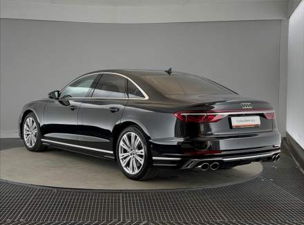 Audi - S8