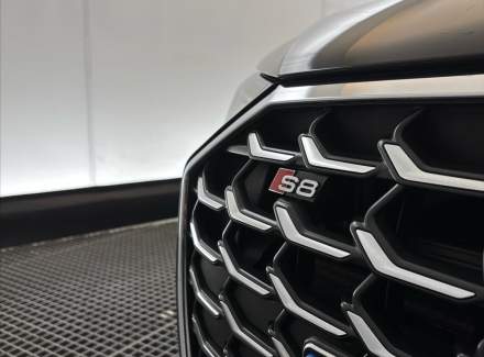 Audi - S8