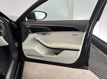 Audi - S8