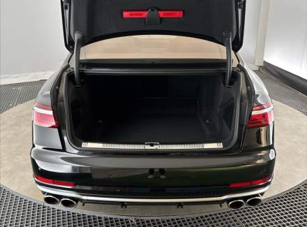 Audi - S8