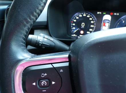 Volvo - XC40