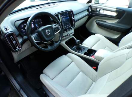 Volvo - XC40