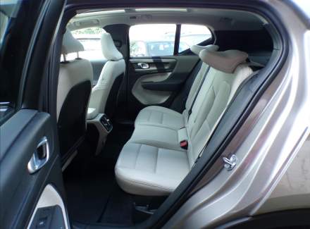 Volvo - XC40