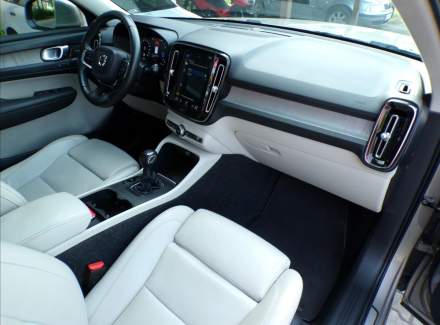 Volvo - XC40