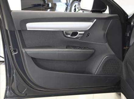 Volvo - V90