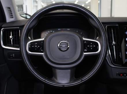 Volvo - V90