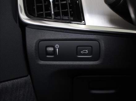 Volvo - V90