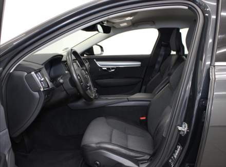 Volvo - V90