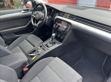 Volkswagen - Passat