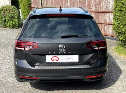 Volkswagen - Passat