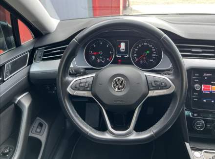 Volkswagen - Passat