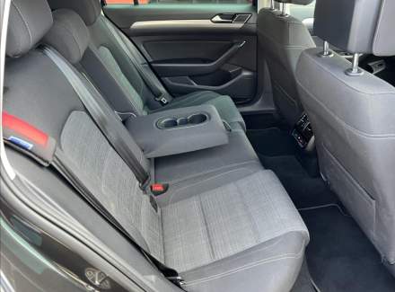 Volkswagen - Passat