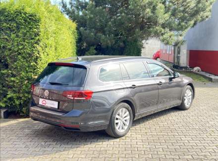Volkswagen - Passat