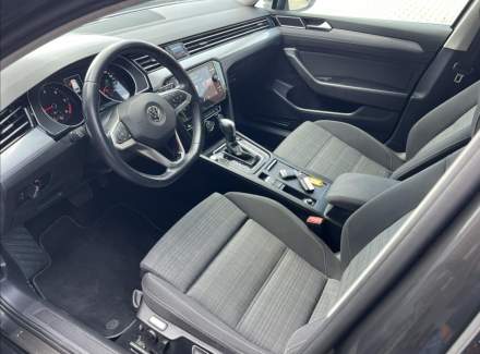 Volkswagen - Passat
