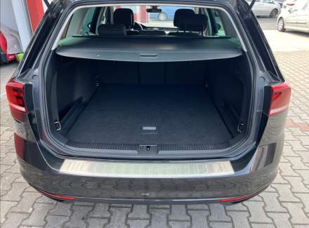 Volkswagen - Passat