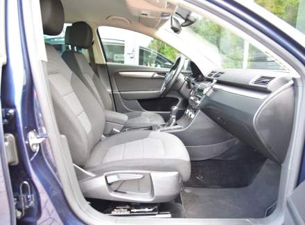 Volkswagen - Passat