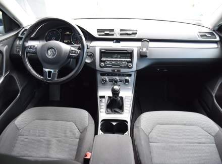 Volkswagen - Passat