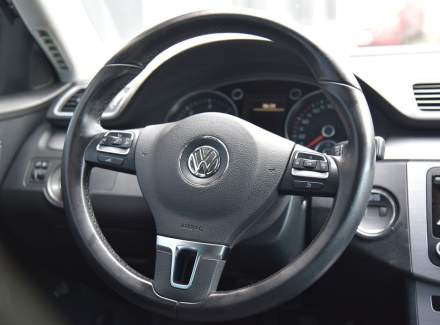 Volkswagen - Passat