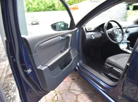 Volkswagen - Passat