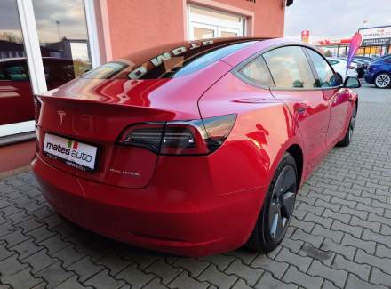 Tesla - Model 3