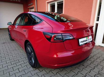 Tesla - Model 3