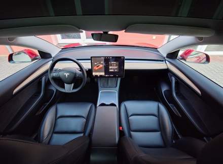 Tesla - Model 3