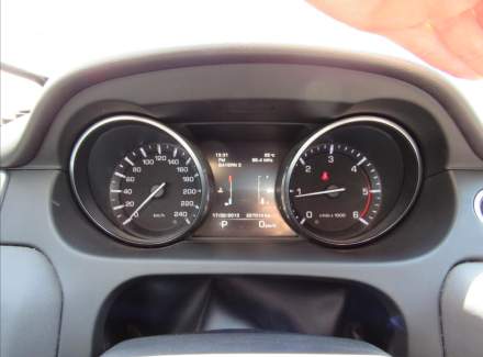 Land Rover - Discovery Sport
