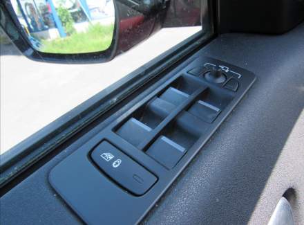 Land Rover - Discovery Sport